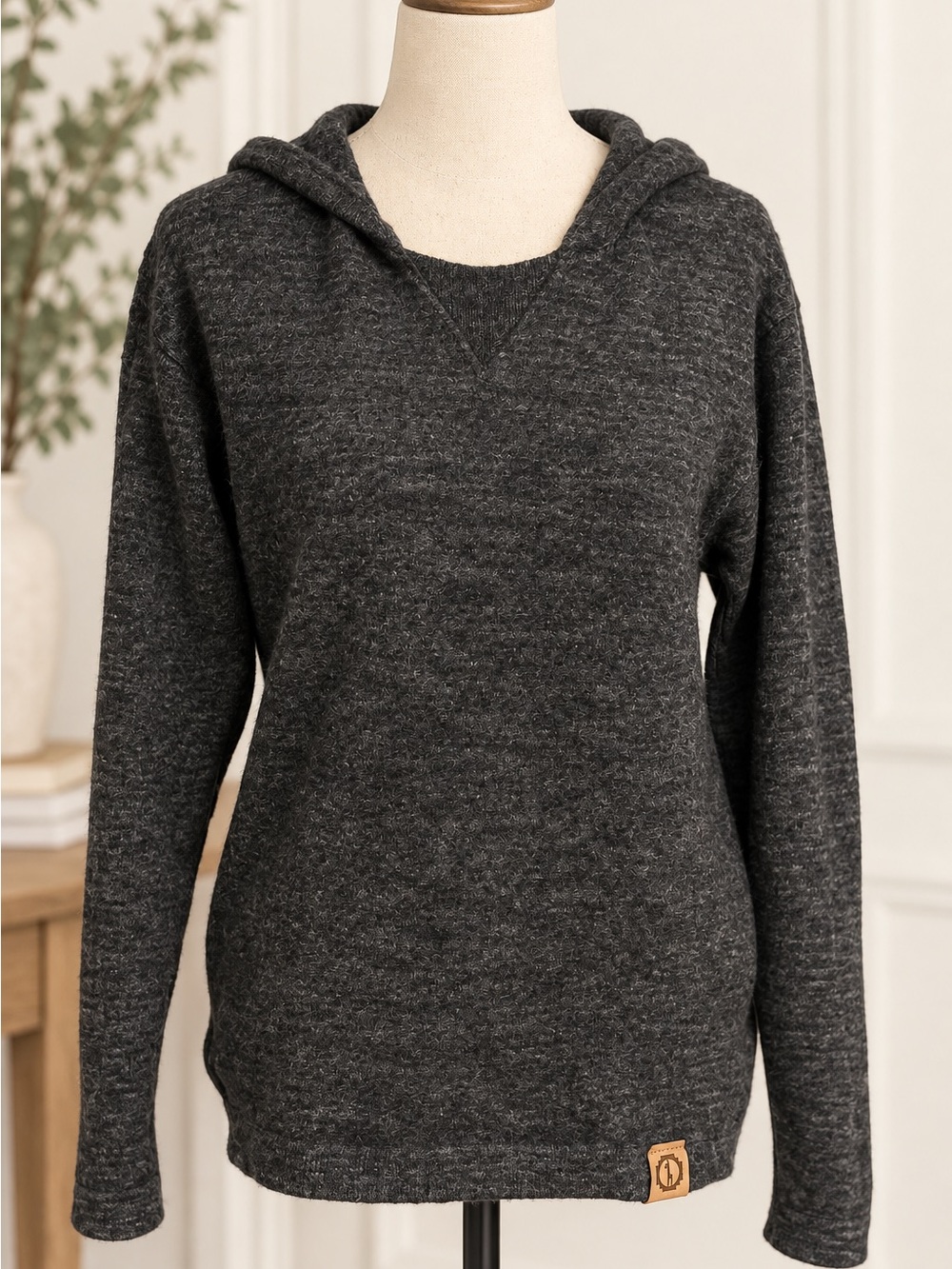 PAKA Apparel Women’s Medium Alpaca Wool Blend Hooded Sweater Charcoal Gray Peru